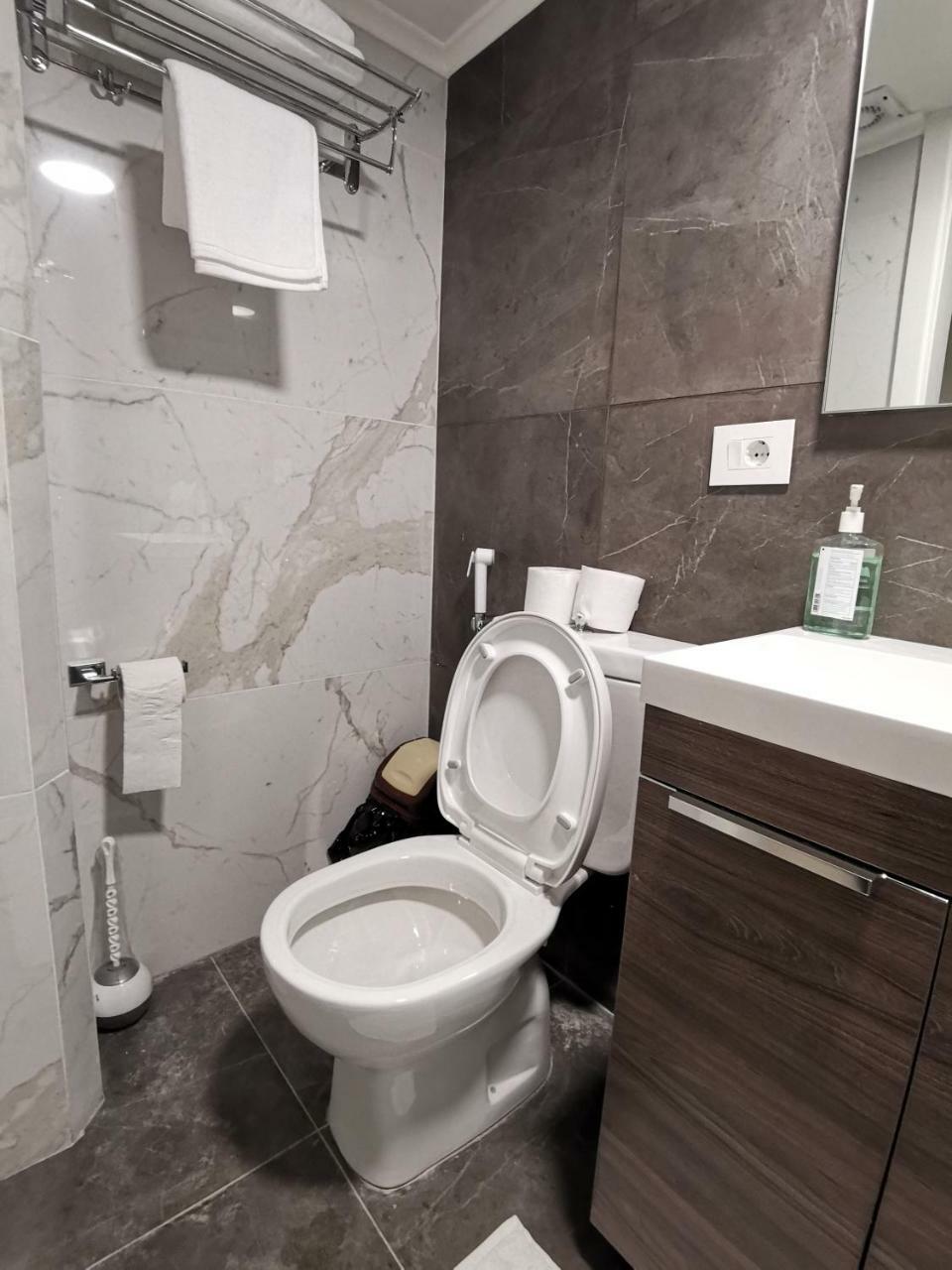 West House Apartments-Mar Mikhael Beirut Exteriör bild