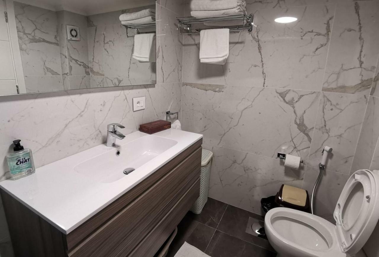 West House Apartments-Mar Mikhael Beirut Exteriör bild